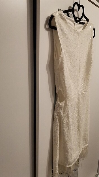 LC Waikiki Pullu beyaz elbise 