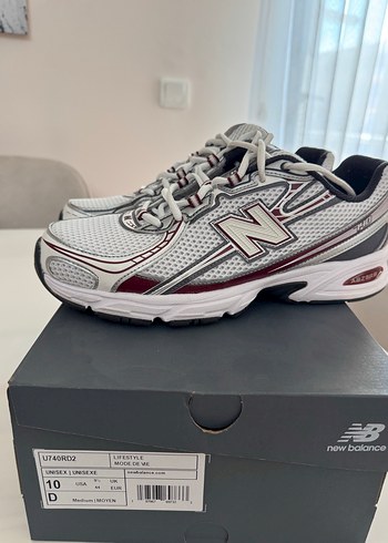 New Balance 740