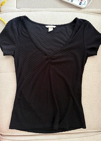 H&M v Yaka Siyah Kısa Kollu Kadın Tişört