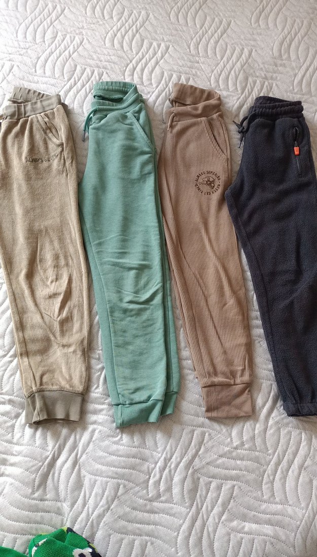 Erkek Çocuk 7 Parça Eşofman Altları ve Kazaklar - Görsel 3