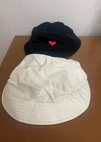 Diğer Minimal Kalpli Siyah Ekru Bucket Sapka Seti