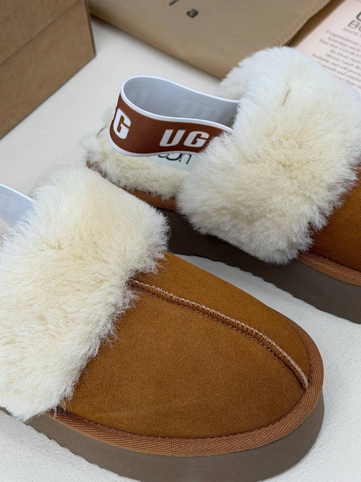 UGG Süet Platform Terlik — görsel 4/8