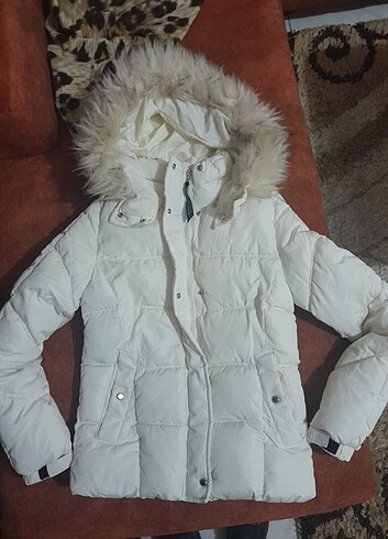 Bershka kapşonlu şişme mont 