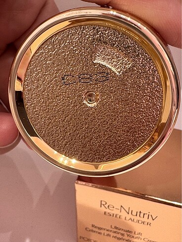 Estee Lauder Estee lauder re nutriv