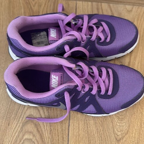 36 Beden Nike spor ayakkabı