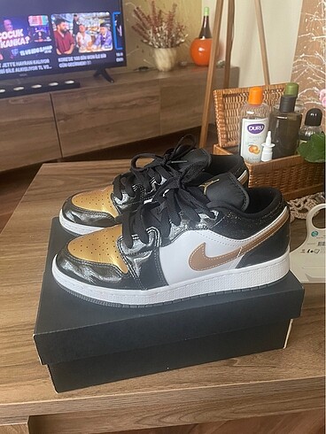 Nike Air Jordan Gold Toe Low