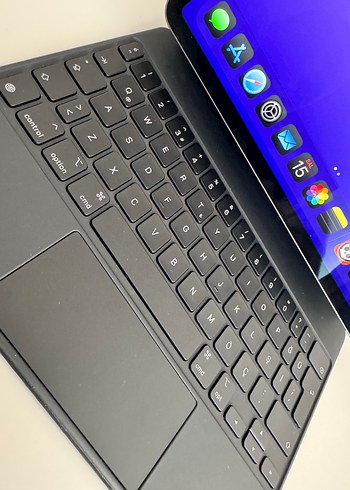  Beden İPad Pro M1 / magic Keyboard