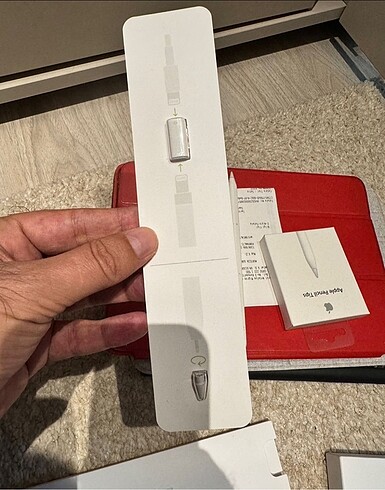Apple Pencil yedek uç ve şarj aparatı