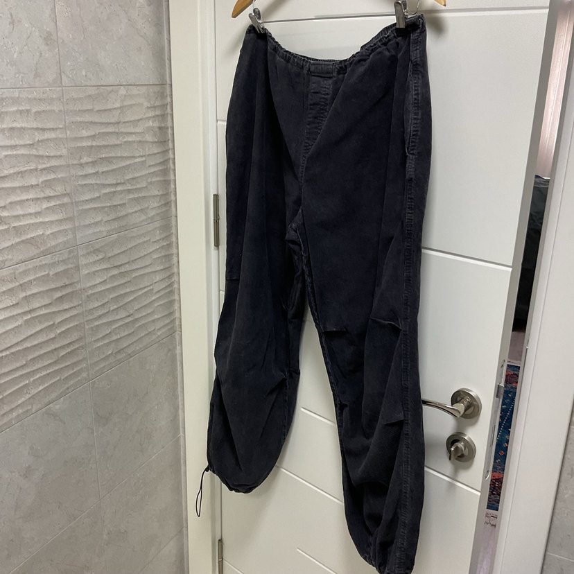 Siyah Bol Kesim lastikli Kadife Pantolon - Görsel 4