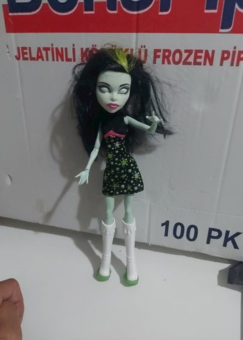 monster high bebek