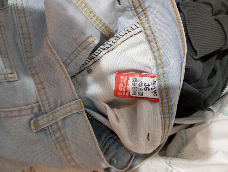 Levis Açık Mavi Denim Jean — görsel 2/4