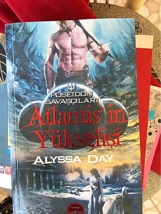 Romantik tarzda Atlantisin yükselişi alyssa day romanı