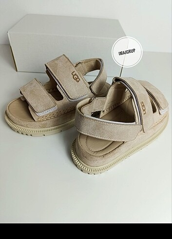 37 Beden ten rengi Renk UGG GoldenGlow sandalet bej