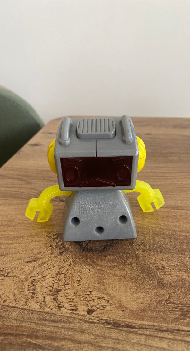 Retro Robot Oyuncak  Eğlenceli ve Renkli! — görsel 2/4