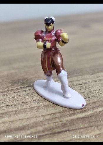 Kirmizi Boksor Mini Figur