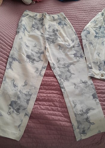 Bej Batik Desenli Düğmeli Kadın Kumaş Pantolon - Görsel 3