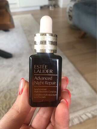 Estee laduder serum