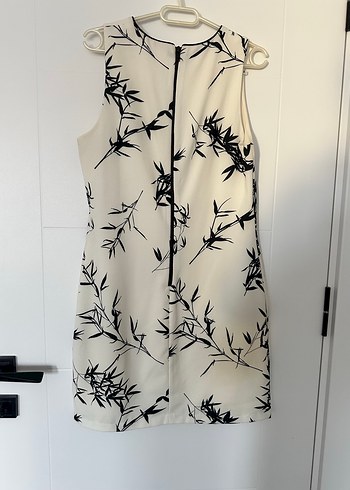 Beyaz Desenli Kolsuz Mini Elbise - Görsel 2