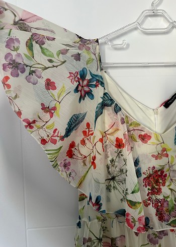 Çiçek Desenli Bohem Uzun Asimetrik Kesim Elbise - Görsel 4