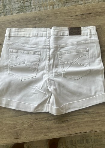 Kadın Beyaz Mini Şort - Görsel 4