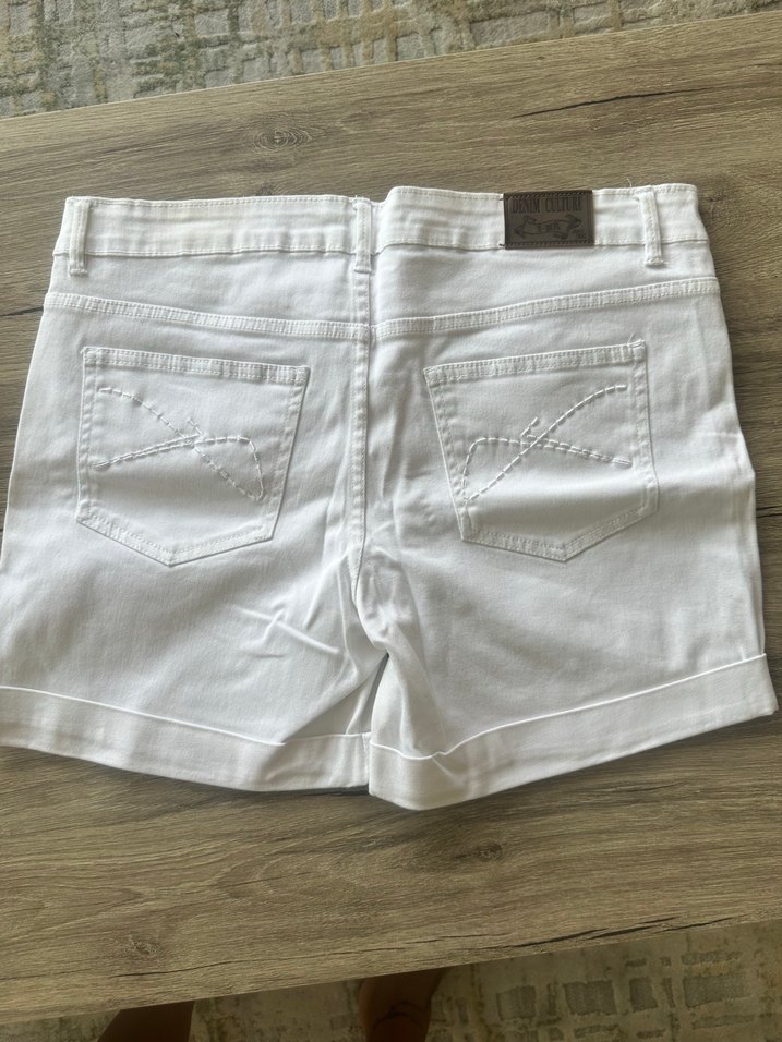 Kadın Beyaz Mini Şort - Görsel 4