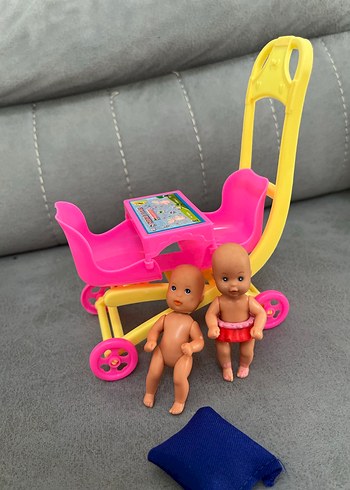Renkli Pembe Bebek Arabası Oyuncak ve yavru Barbie - Görsel 3