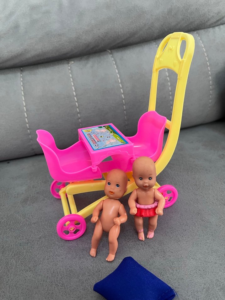 Renkli Pembe Bebek Arabası Oyuncak ve yavru Barbie - Görsel 2