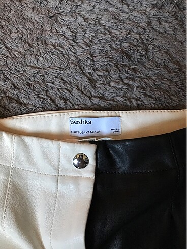 xs Beden Bershka deri etek