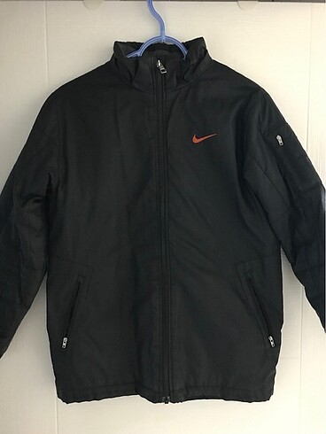 Nike mont