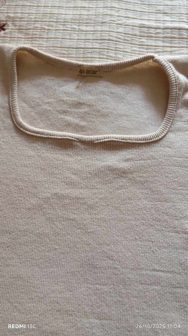 Kısa Kollu Bej Triko Kadın Bluz - Görsel 2