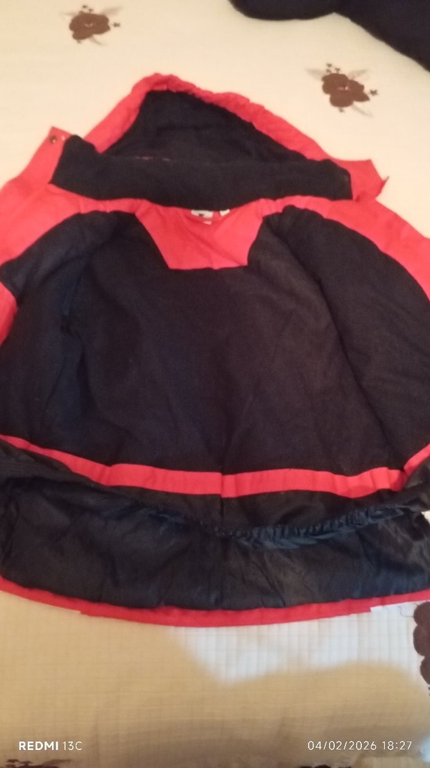 7 8 yas Çocuk Kapüşonlu Kırmızı Fermuarlı polarli mont - Görsel 4