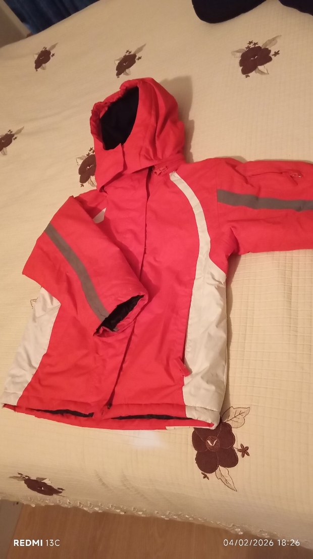 7 8 yas Çocuk Kapüşonlu Kırmızı Fermuarlı polarli mont - Görsel 2