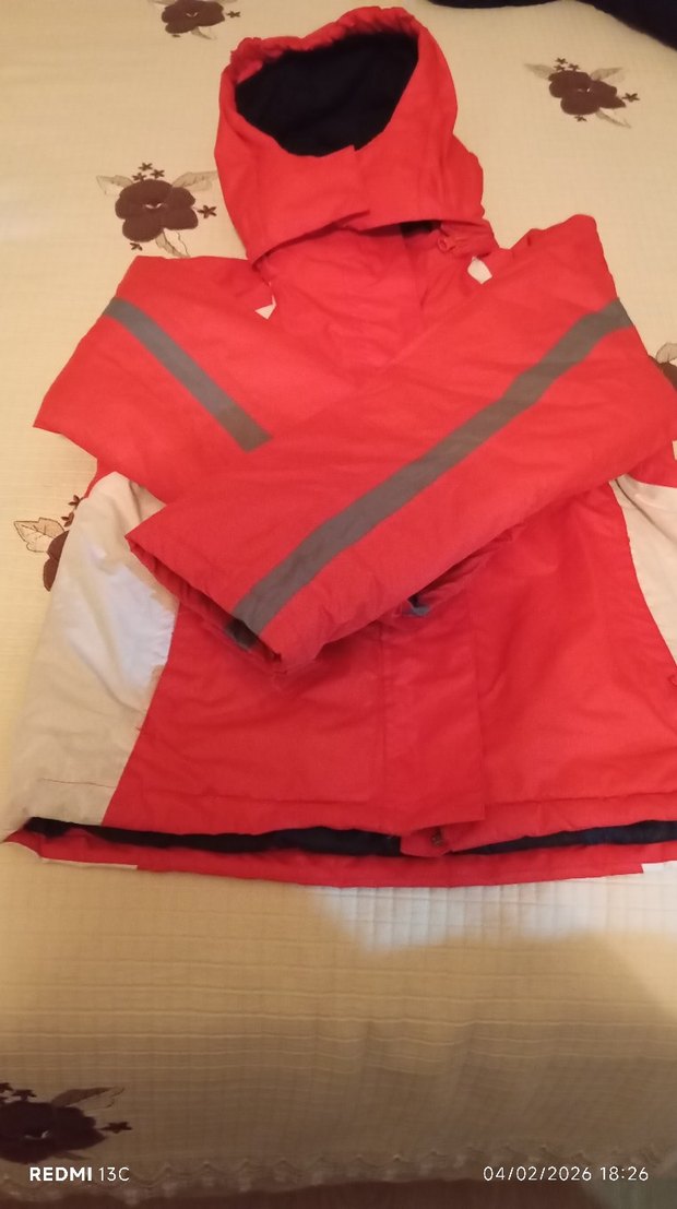 7 8 yas Çocuk Kapüşonlu Kırmızı Fermuarlı polarli mont - Görsel 3