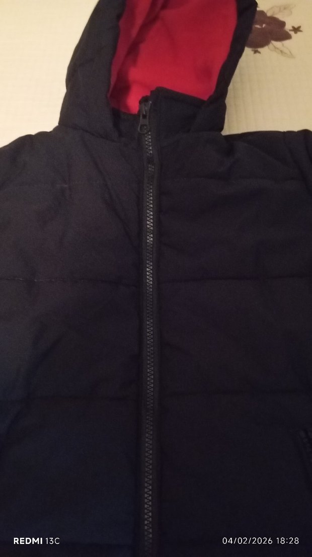 Erkek Çocuk Siyah Kapüşonlu Fermuarlı Mont - Görsel 2