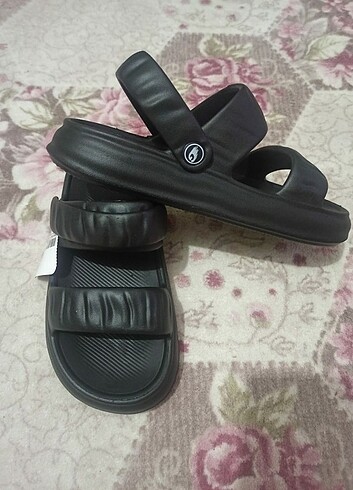 39 Beden siyah Renk Kalın taban sandalet crocs