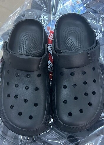 41 Beden siyah Renk Gezer marka crocs 