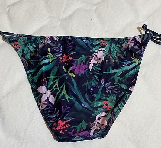 40 Beden Koton bikini altı