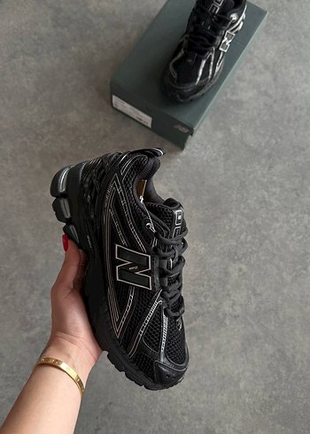 New Balance Siyah Mesh Sneaker