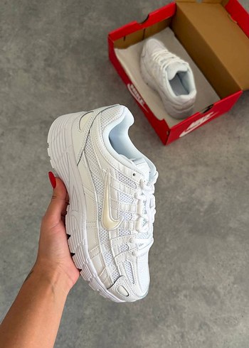 Nike Beyaz Retro Sneaker