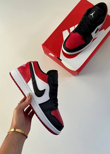 Nike Jordan Retro Sneaker