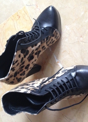 Leopar buti