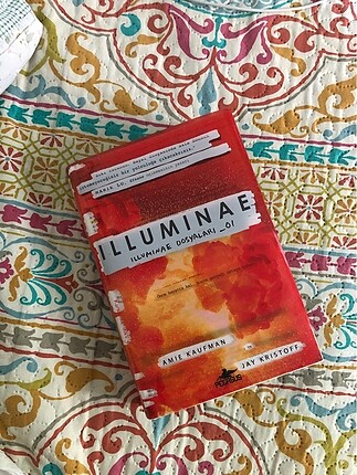 illuminae kitap