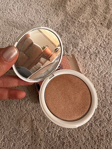 The Balm The pink highlıghter