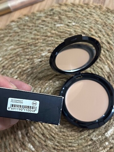 Beden Golden rose compact fondöten sıfır