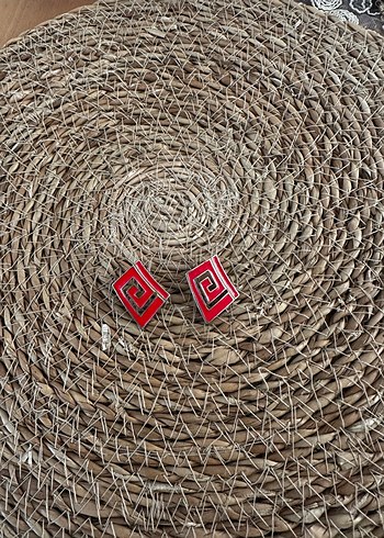 Kırmızı Etnik Desenli Zincir Detaylı Küpe - Görsel 3