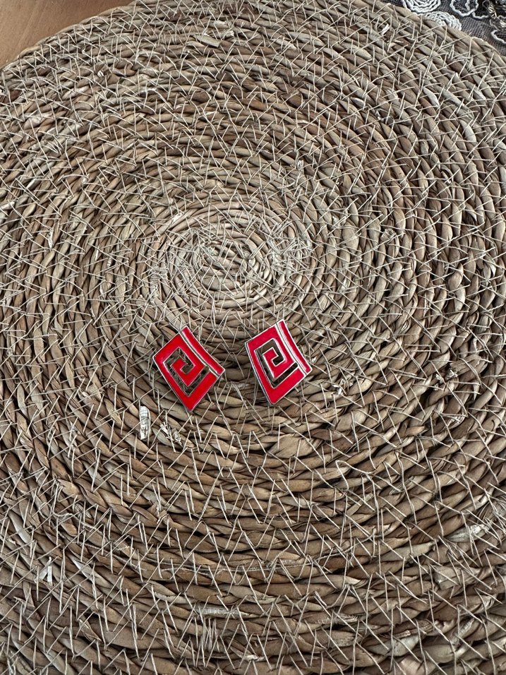 Kırmızı Etnik Desenli Zincir Detaylı Küpe - Görsel 3