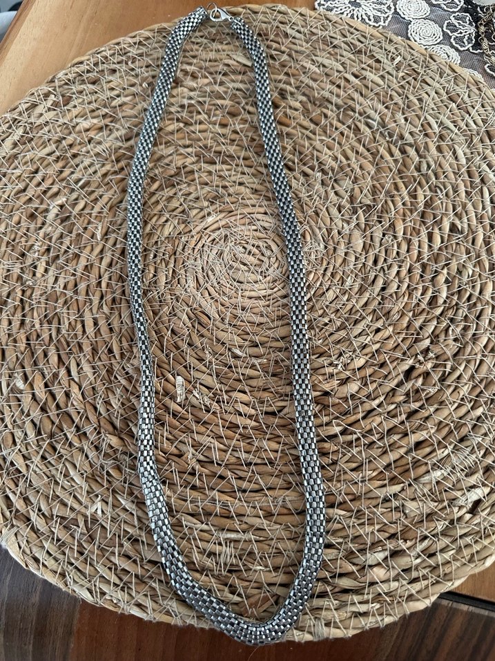 Gri Yılan Desenli Boncuklu Uzun Kadın Kolye - Görsel 4