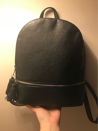 Stradivarius siyah sırt çantası