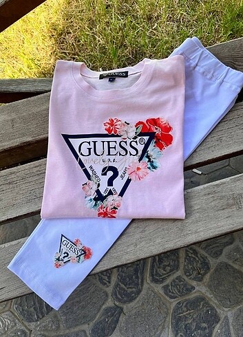 Guess pembe takım