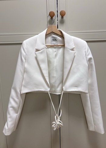Zara Beyaz Crop Blazer